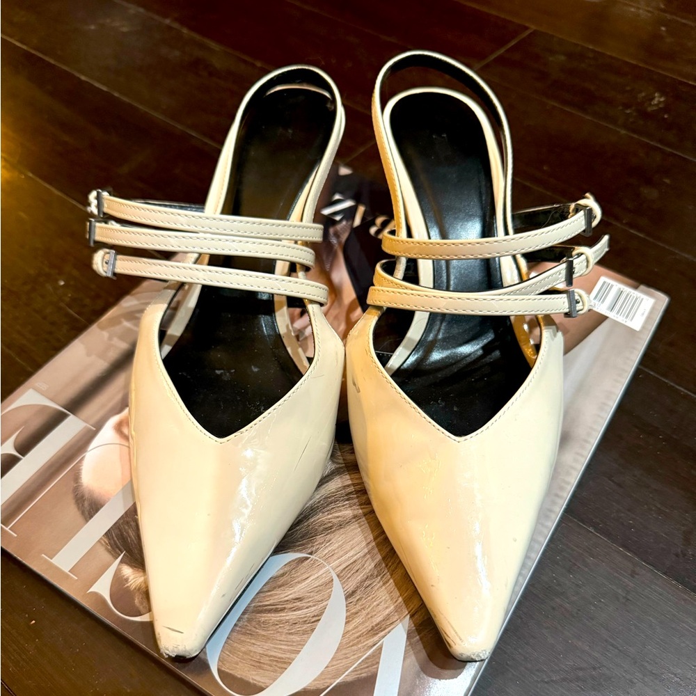 Zara sling back kitten heel, pointy toe shoe. Size 7.5, 38.